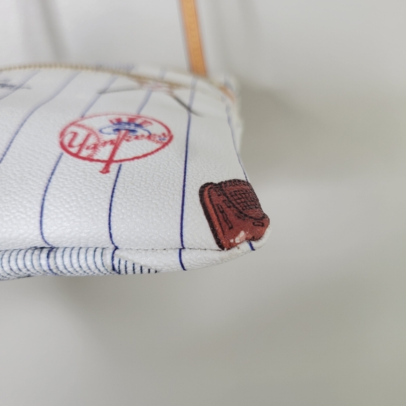 Dooney & Bourke New York Yankees Triple Zip Crossbody Bag - White and Tan - Picture 7 of 15